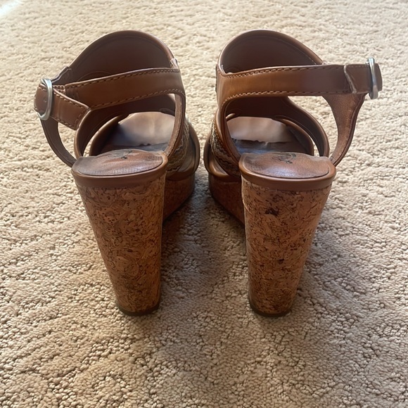 Gently used wedges - Picture 3 of 6